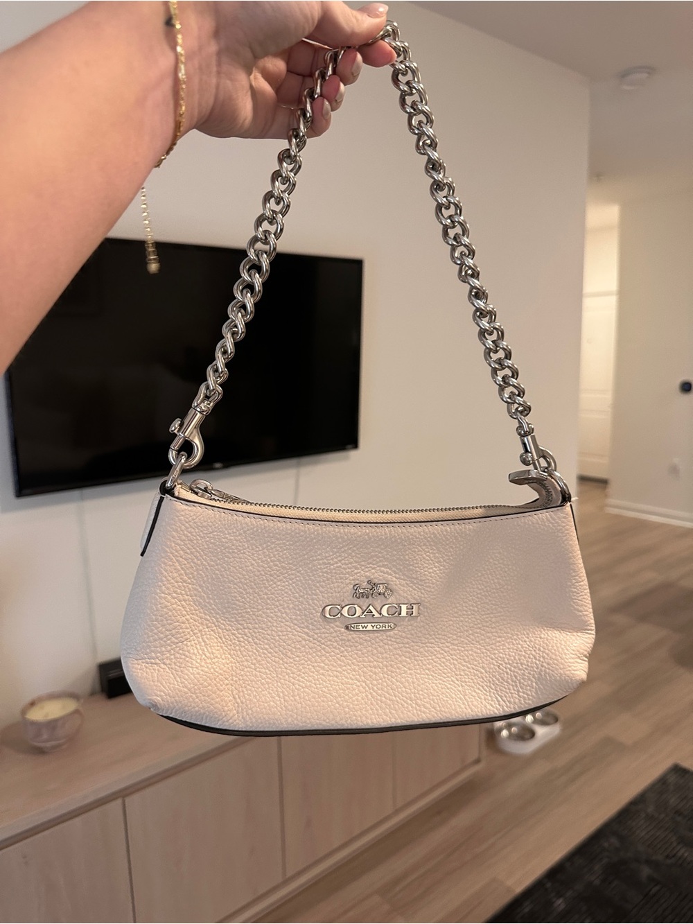 Coach Mini Shoulder Bag in Light Cream with Silver Chain - Picture 2 of 6